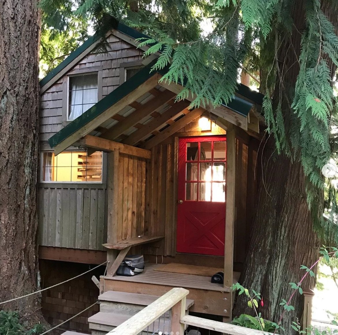 a cute cabin in the mountains